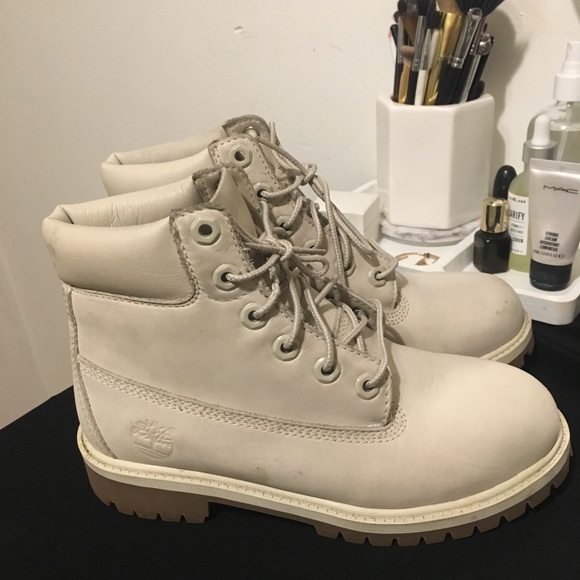 cream timbs